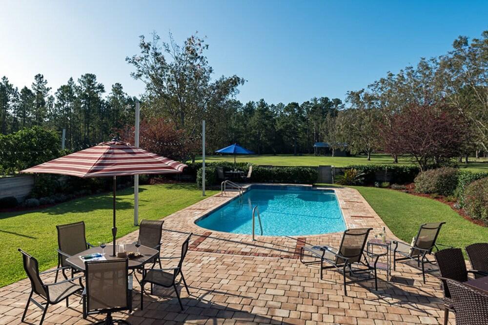 ذا هورس ستامب إن بيد آند بريكفاست زحليقة مائية