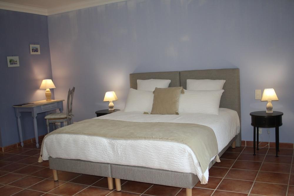 Le Mas Vigneron Room