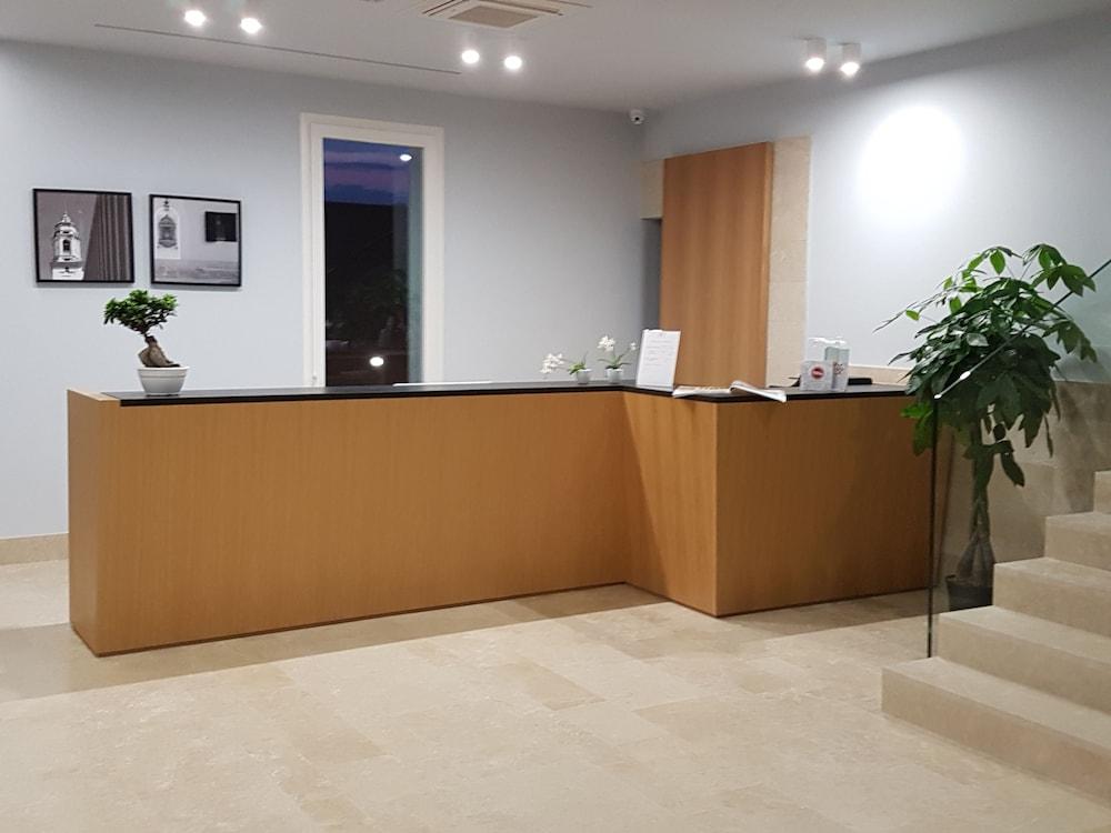 Netum Hotel Reception