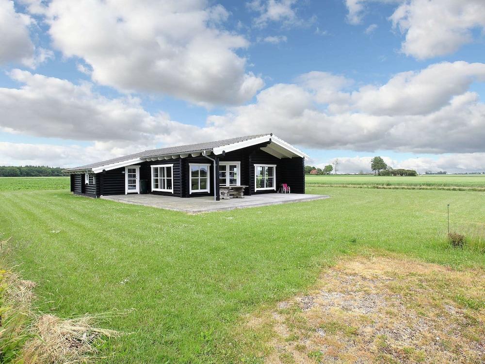 Spacious Holiday Home in Dannemare near Forest Exterior