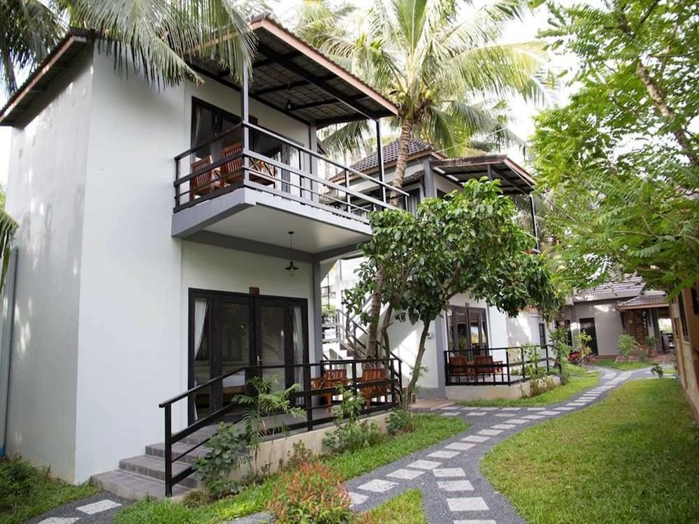 Salty River Resort Property Grounds