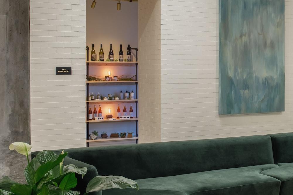 The Hi-Lo, Autograph Collection Lobby Sitting Area