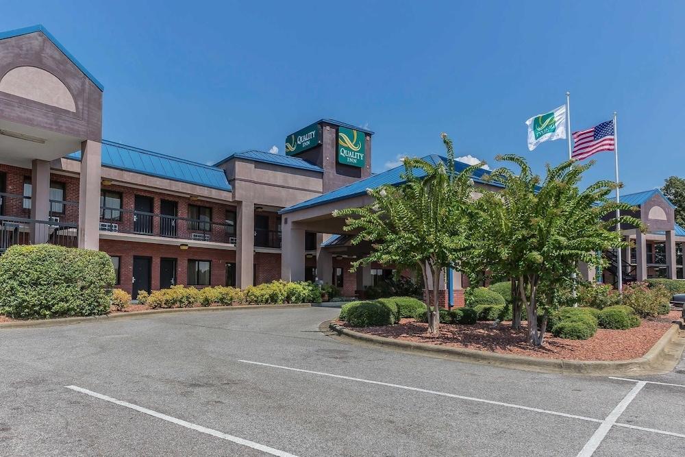 Quality Inn Calera I-65 exit 231 Exterior