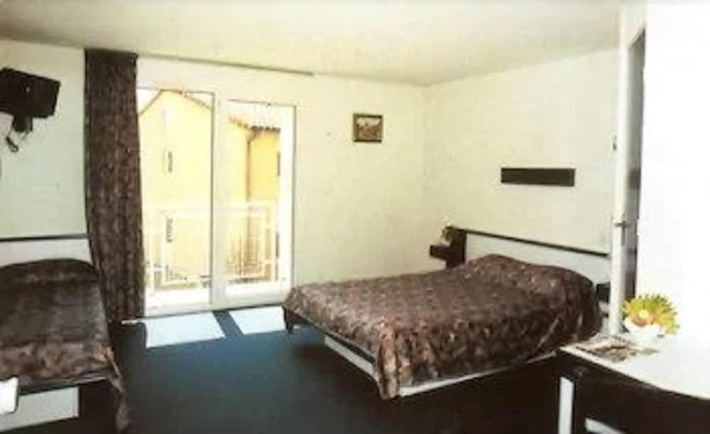 L'Estredelle Room