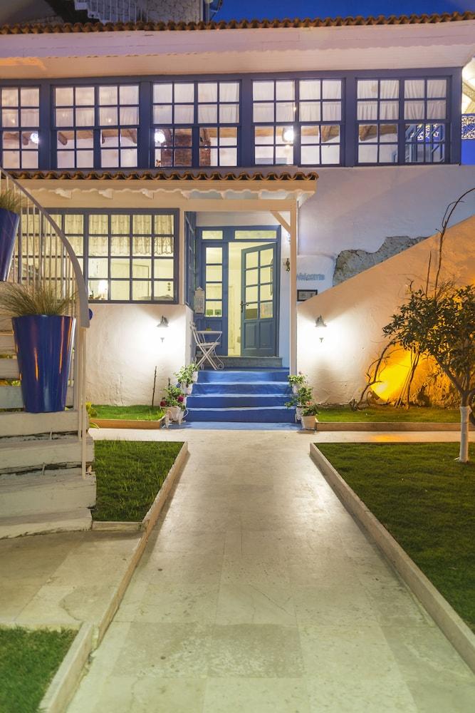 Alacati Degirmen Hotel Reception