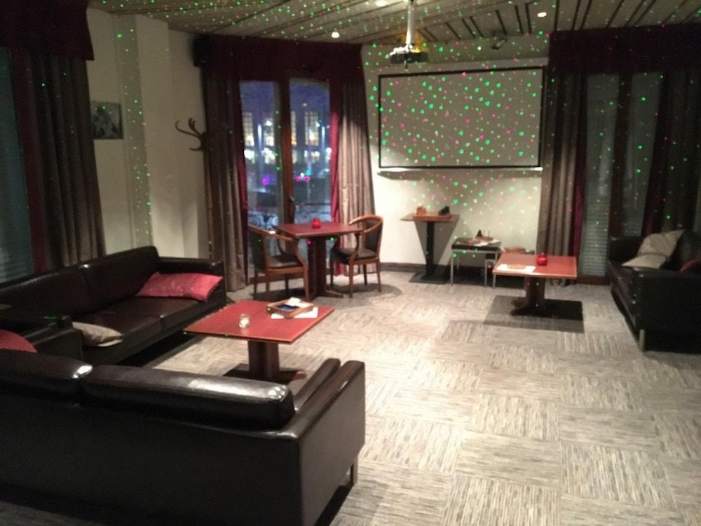 Le Carlton Hotel Lounge