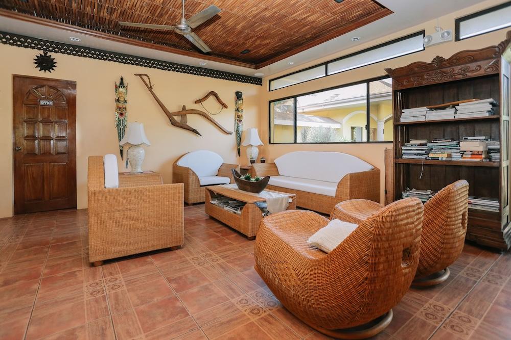Turtle Bay Dive Resort Lobby Lounge