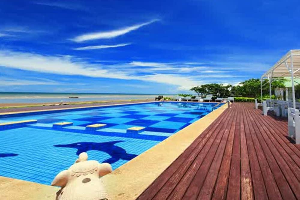 Sea Sky Beach Resort