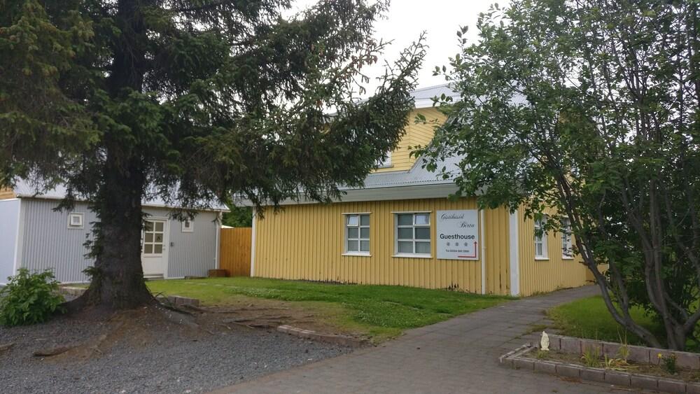 Birta Guesthouse Exterior