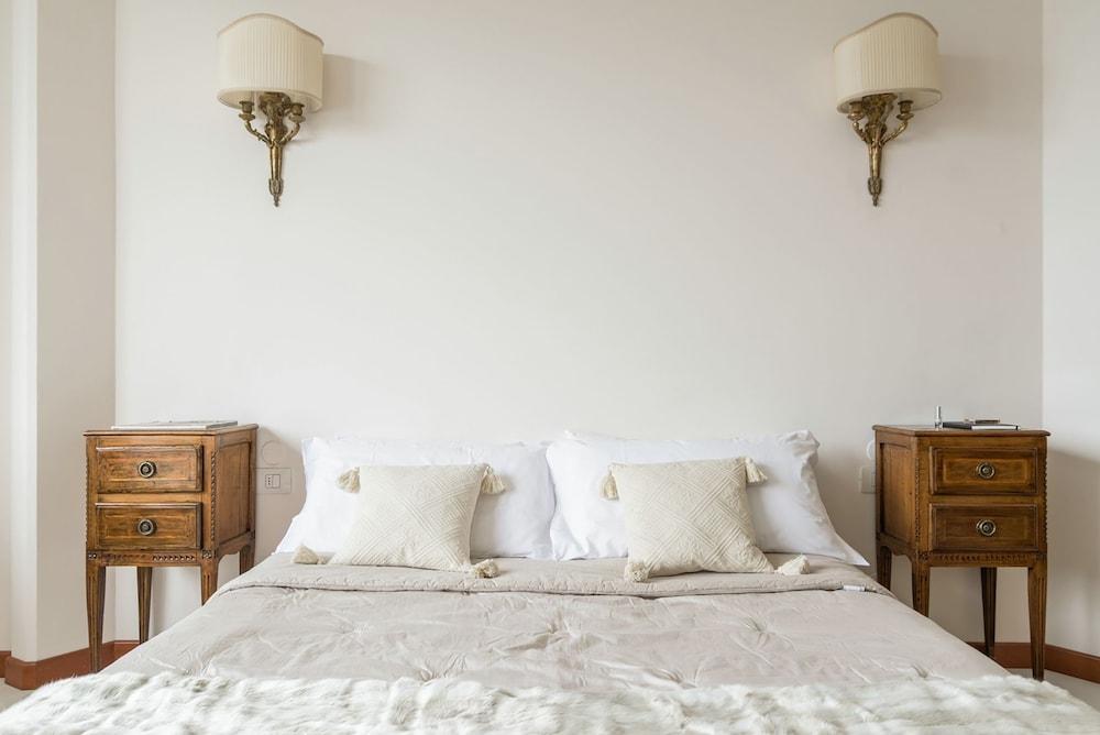 Piazza Cavour Lake View Room