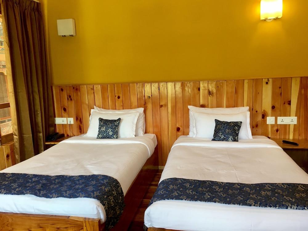 Hotel Khamsum Featured Image