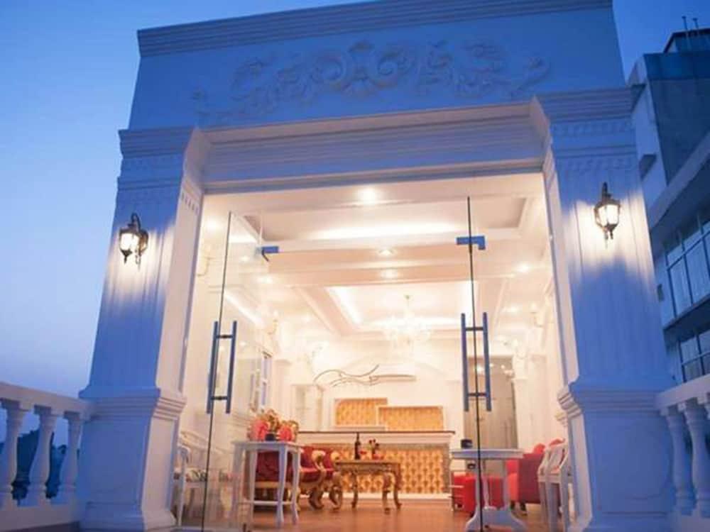 فونغ هوانغ جولد بالاس منطقة الاستقبال