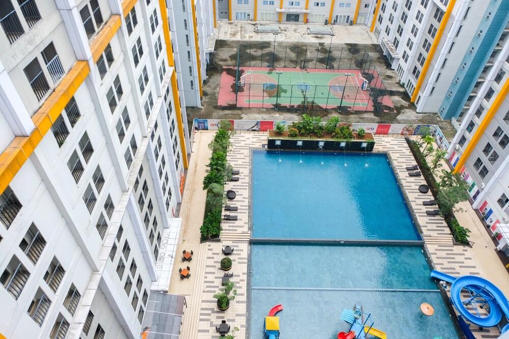 Homey and Simply Studio at Paramount Skyline Apartment Outdoor Pool