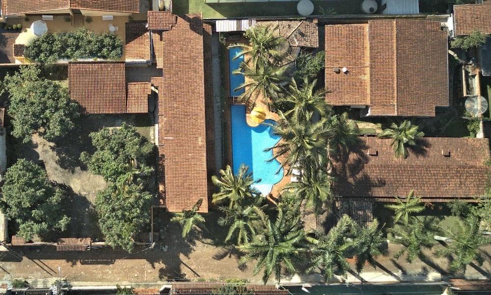Lua Chalés Maresias Aerial View