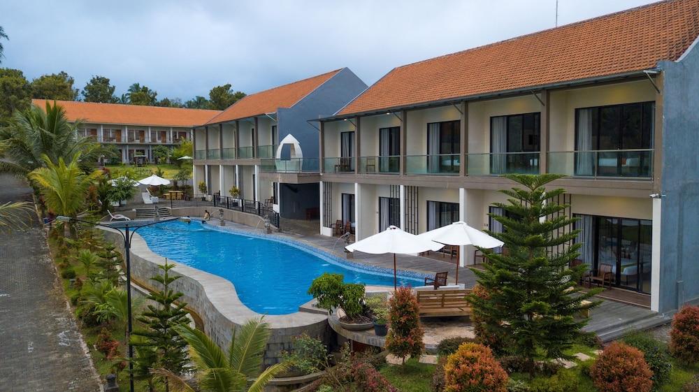 Grand Harvest Resort and Villas