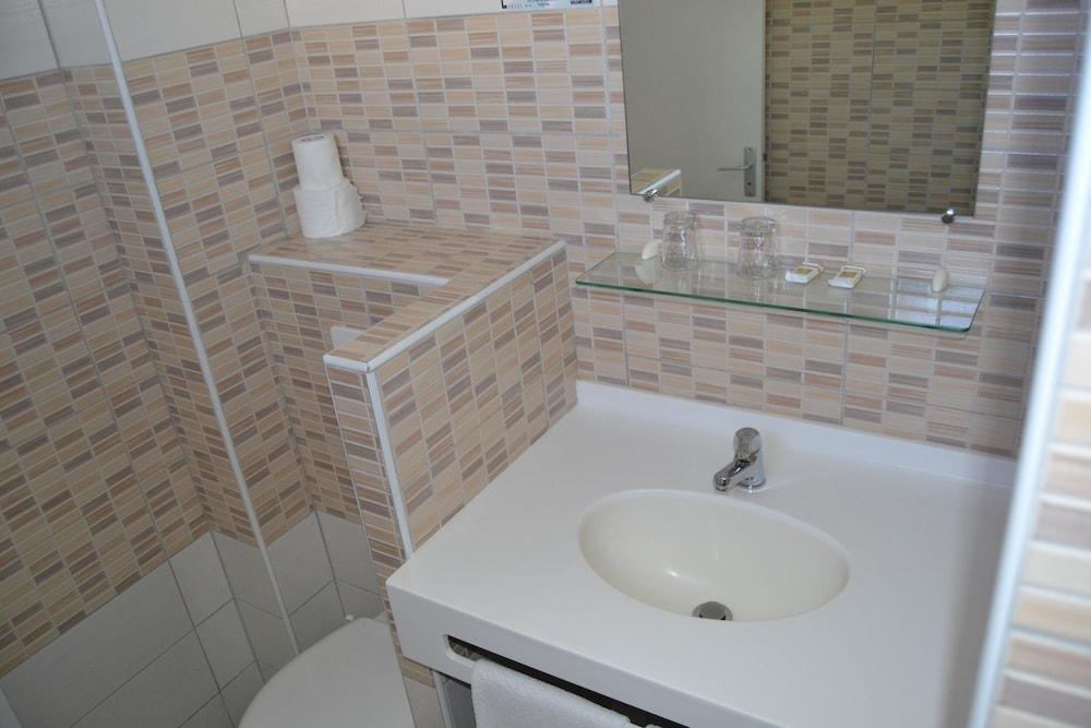 Hôtel Cap Sud Bathroom