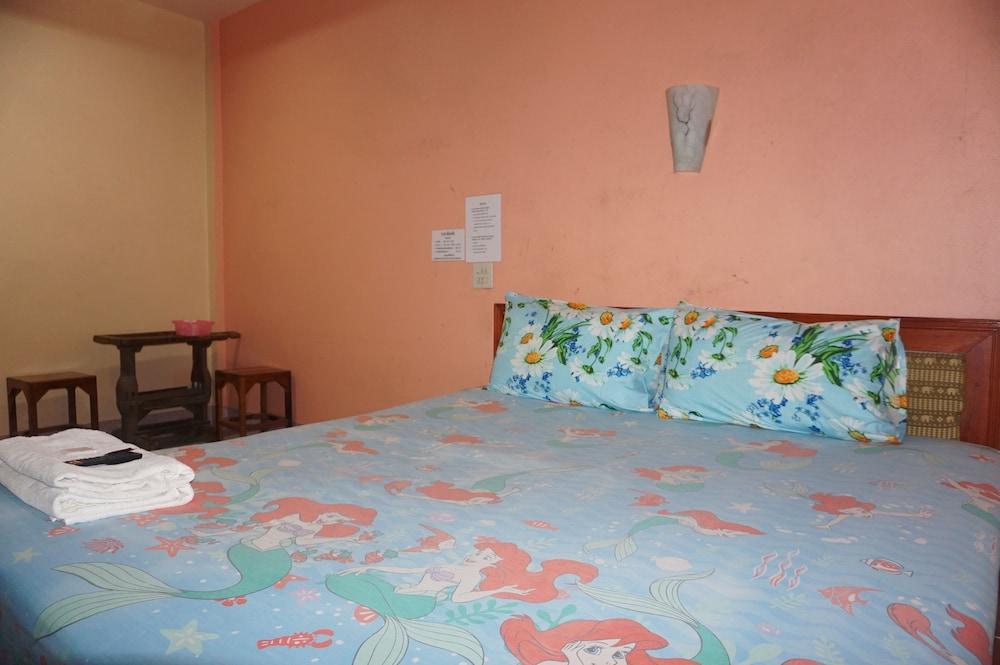 Liew Sai Resort Room