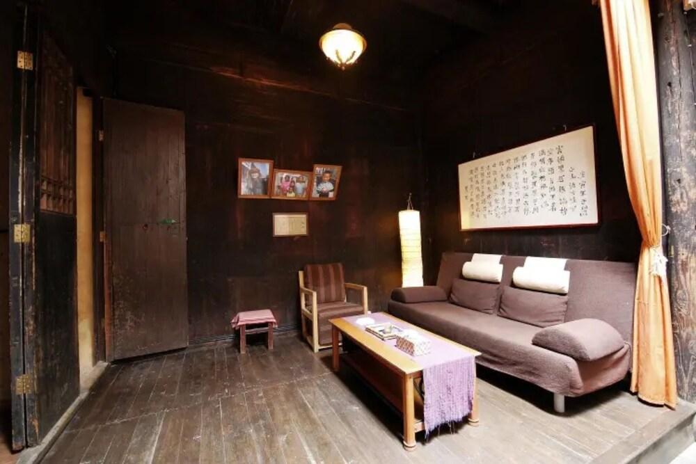 Pig's Inn Huangshan Xidi Lobby Sitting Area