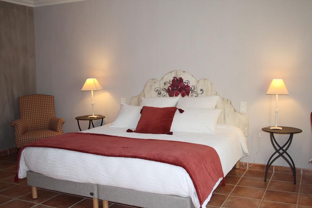 Le Mas Vigneron Room