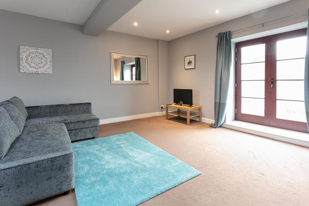 Elliot Suite No15 – Donnini Apartments Featured Image