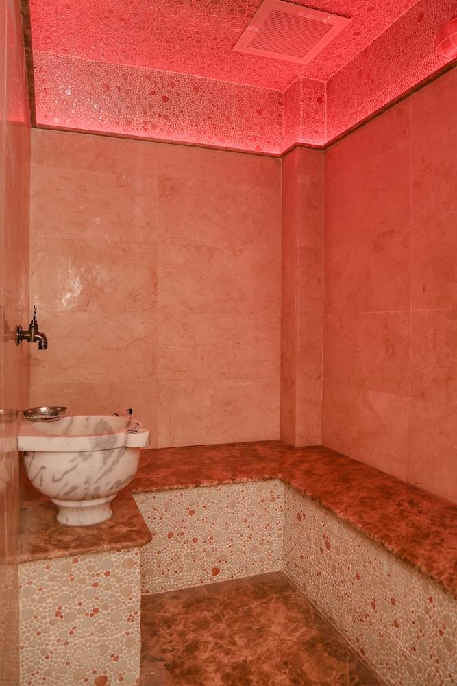 Lara Hotel & SPA Indoor Pool