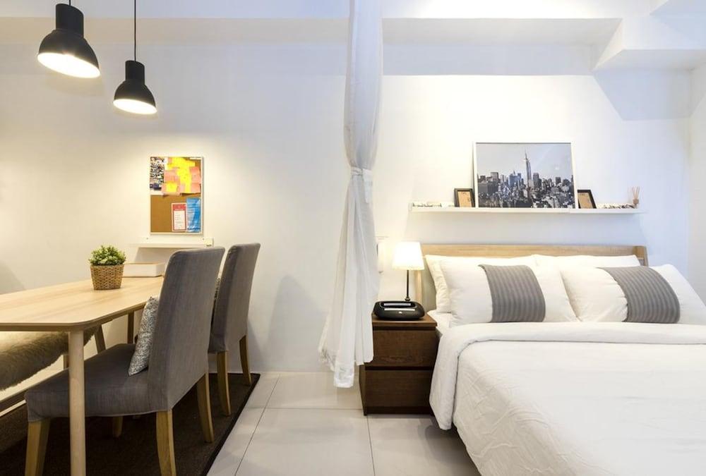 Scandinavian Studio at The Pearl Place Room