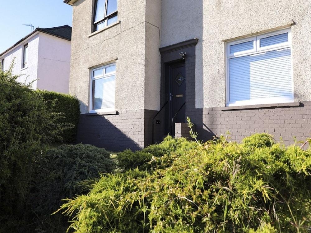 Central Holiday Home in Bathgate near Nature Reserve