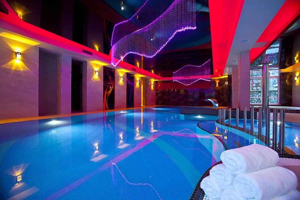 كريستينا ويلا آند سبا