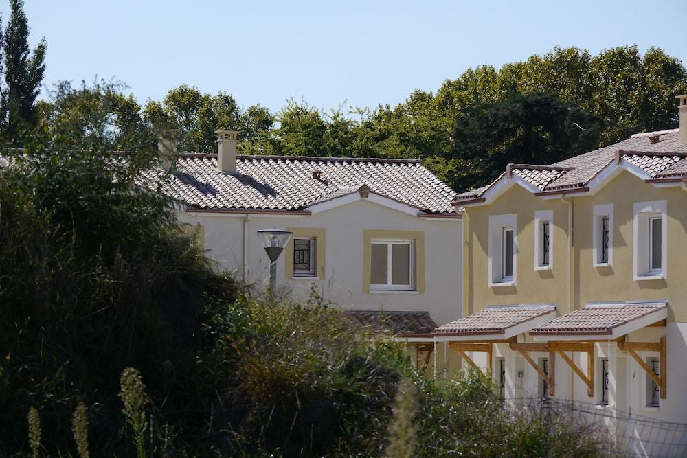Les Grands Vignobles Exterior