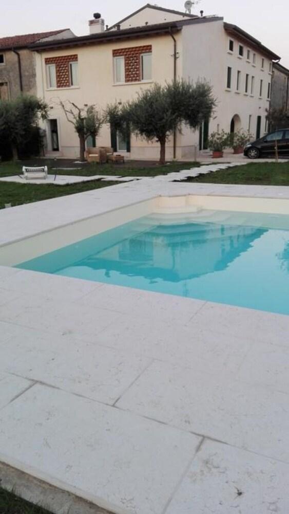 Il Rustico Outdoor Pool