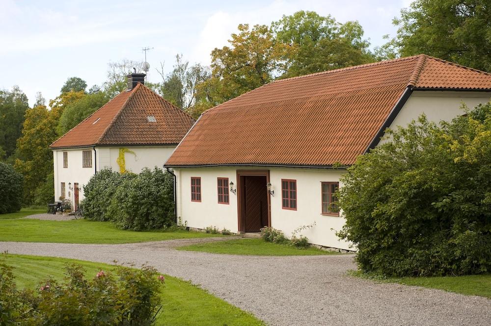 Husby Säteri Exterior