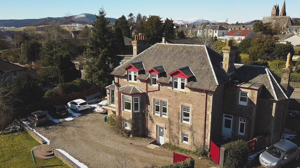 فير تري بد آند بريكفاست آت جالفلبيج هاوس منظر من الجو