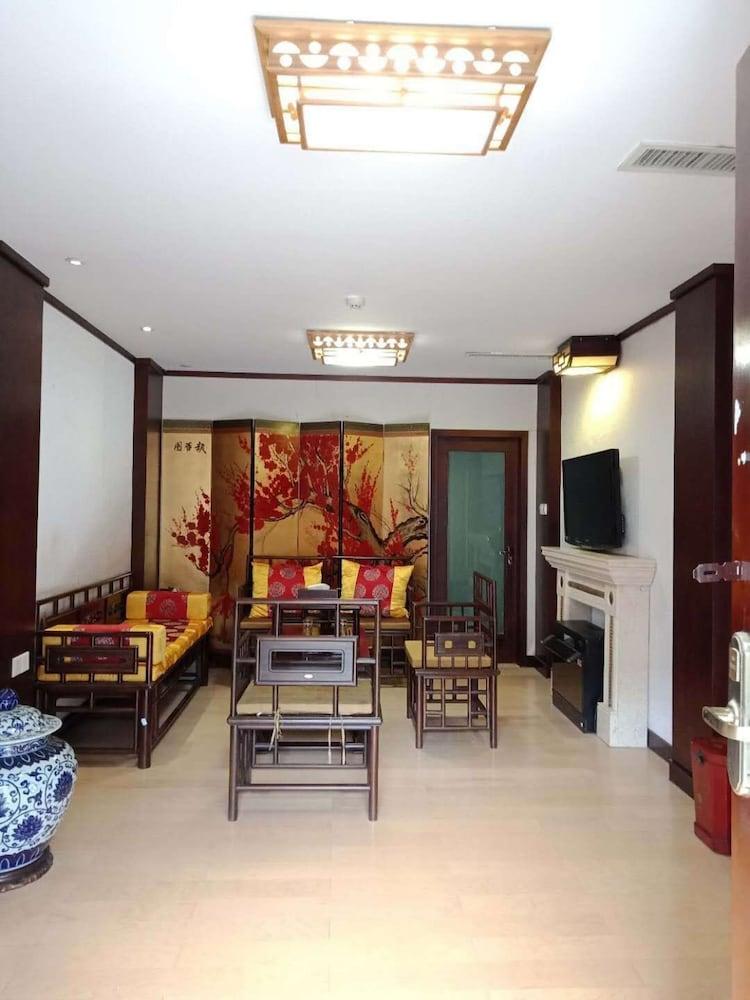 Li Jiang Xi Duo Fu Bie Yuan Inn Lobby