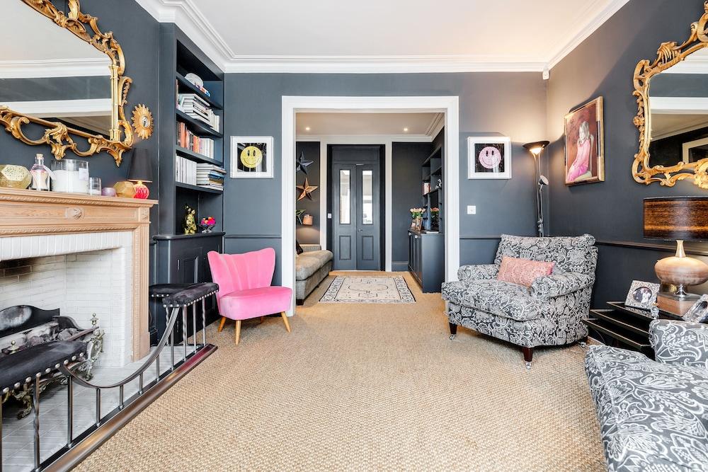 إكسكويزيت ديزاينرز أبود