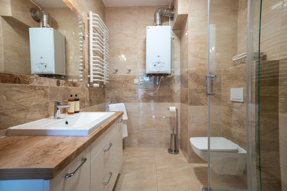 رينت بلانيت - أبارتامنتي دفورثوفا حمام