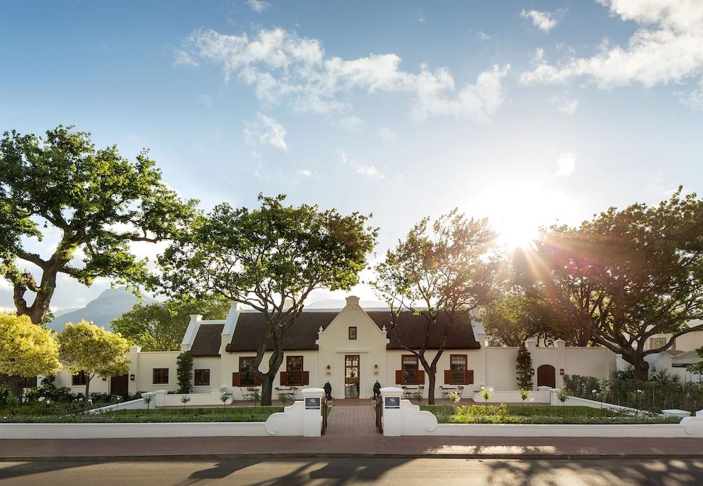 Leeu House