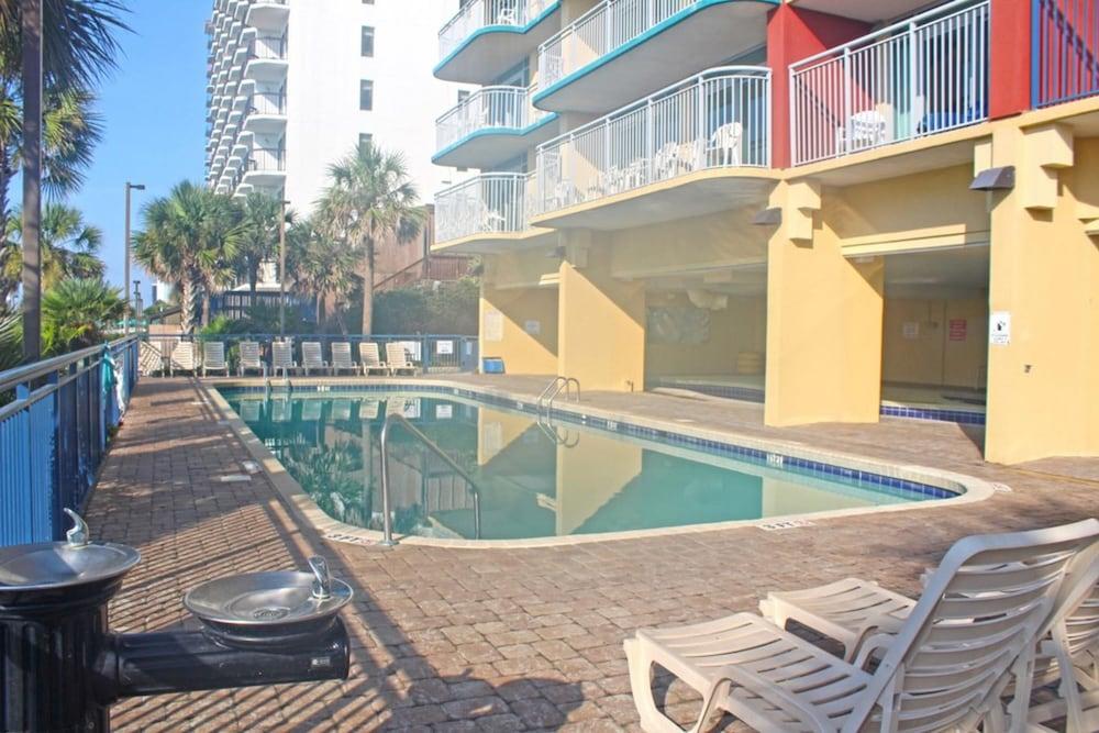 جراند أتلانتيك باي بالميتو فاكيشنز زحليقة مائية