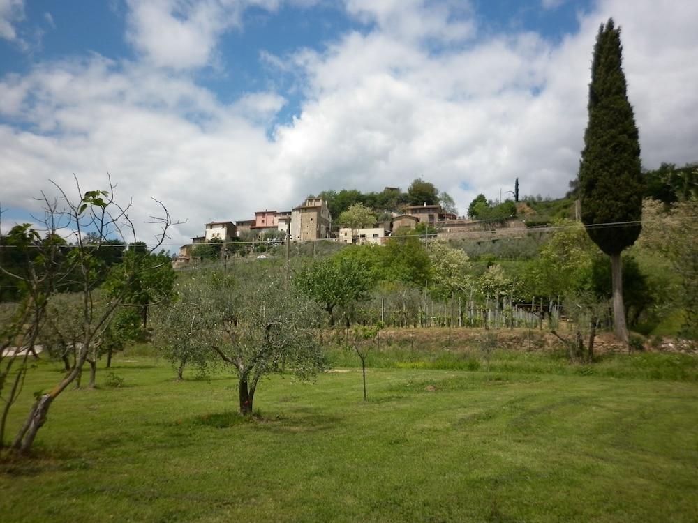 Lo Zolfino Exterior