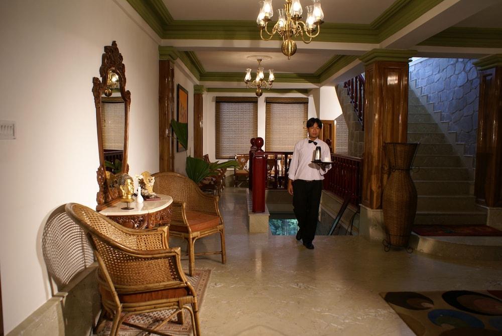 Saramsa Resort Lobby