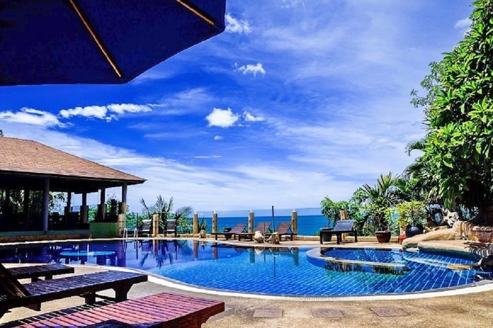 Chaweng Bay View Resort Property Grounds