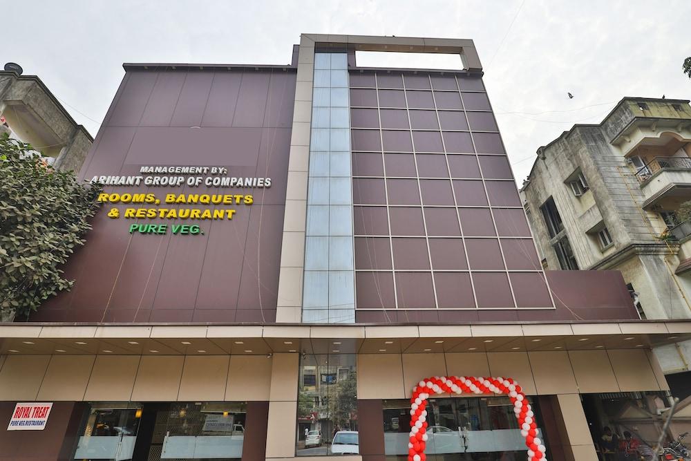 OYO 27633 Hotel Dan