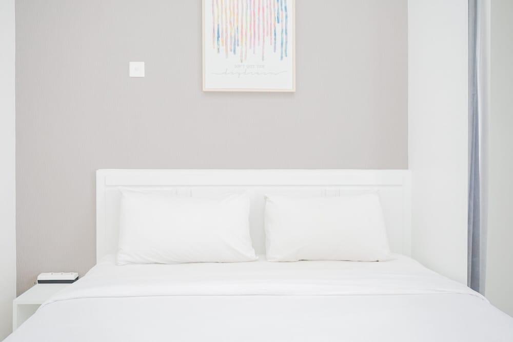 Elegant with Brand New at Studio Emerald Bintaro Apartment
