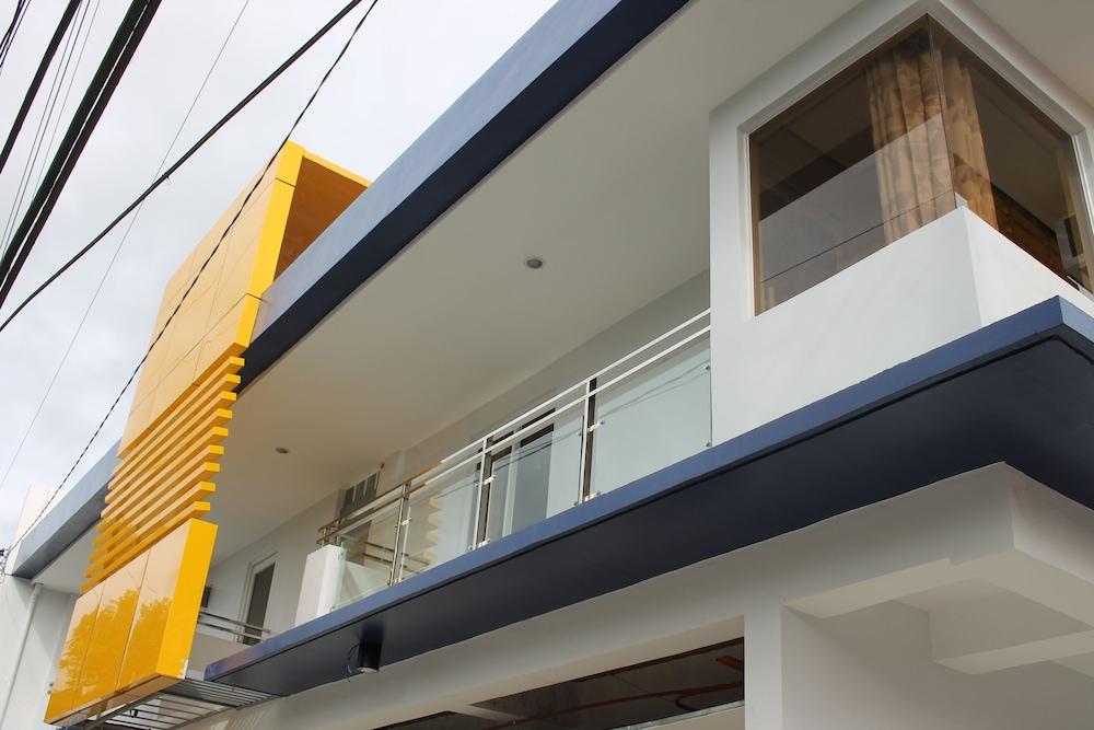 Rusville Hotel & Residences