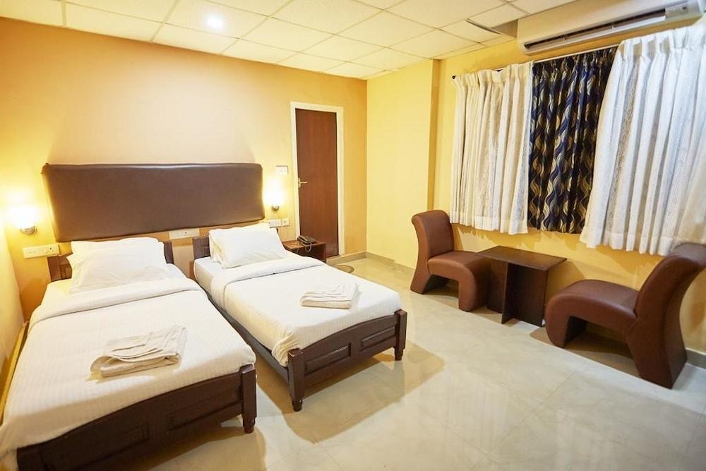 JoeBeach Resort Room