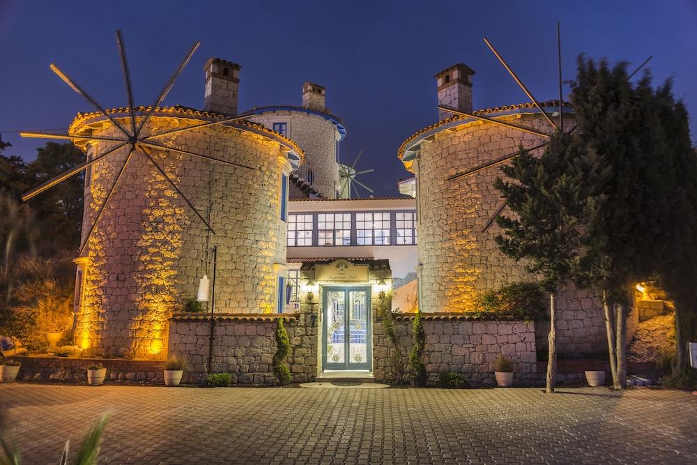 Alacati Degirmen Hotel Featured Image