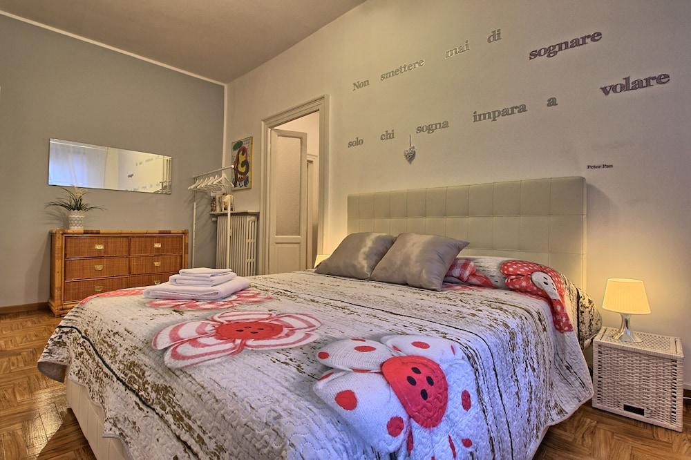 Logicasa Amazing Downtown Como Room