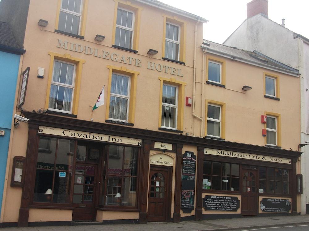 The Middlegate Hotel