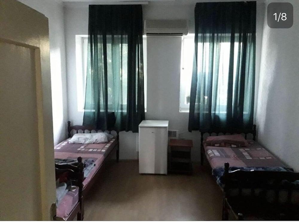 Lovec Room