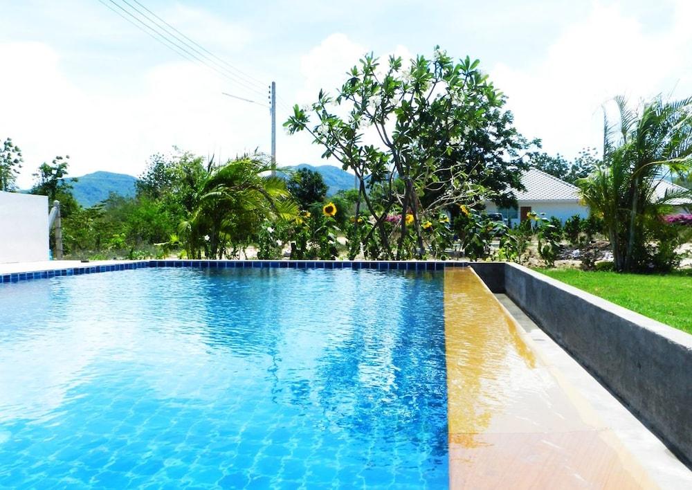 Cha-am Pool Villa Outdoor Pool