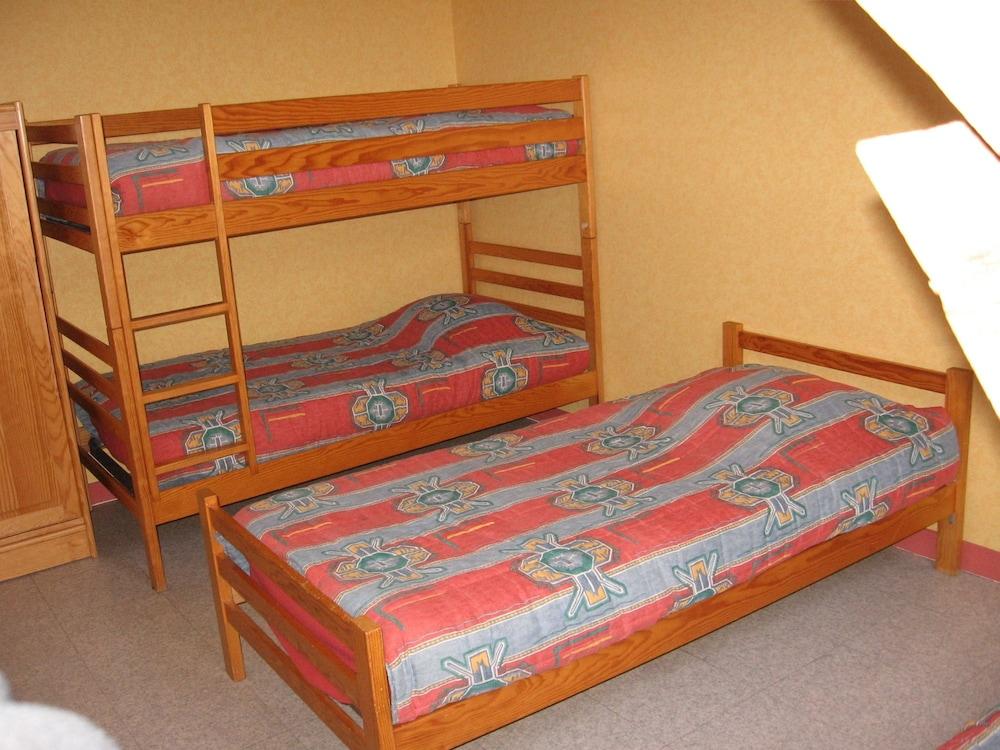 Gîte de Groupe Grand Piaf Room